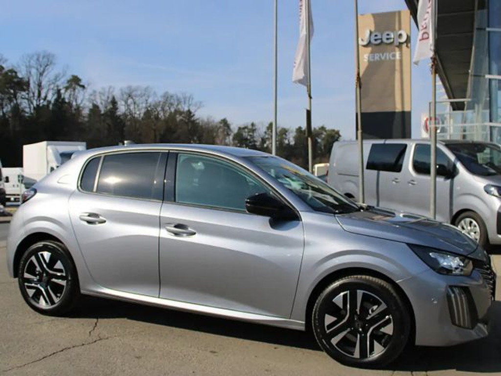 Peugeot e-208