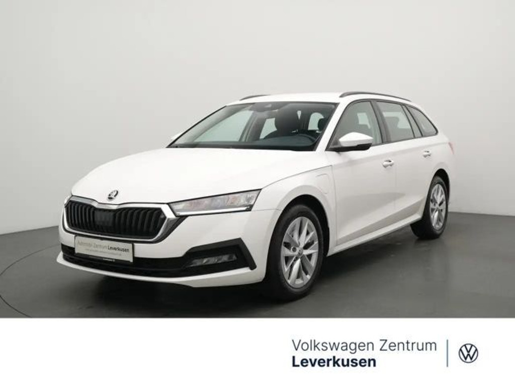 Skoda Octavia 2023 Hybride Benzine