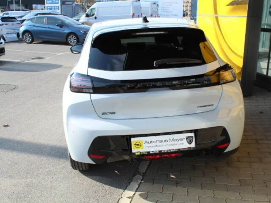 Peugeot e-208