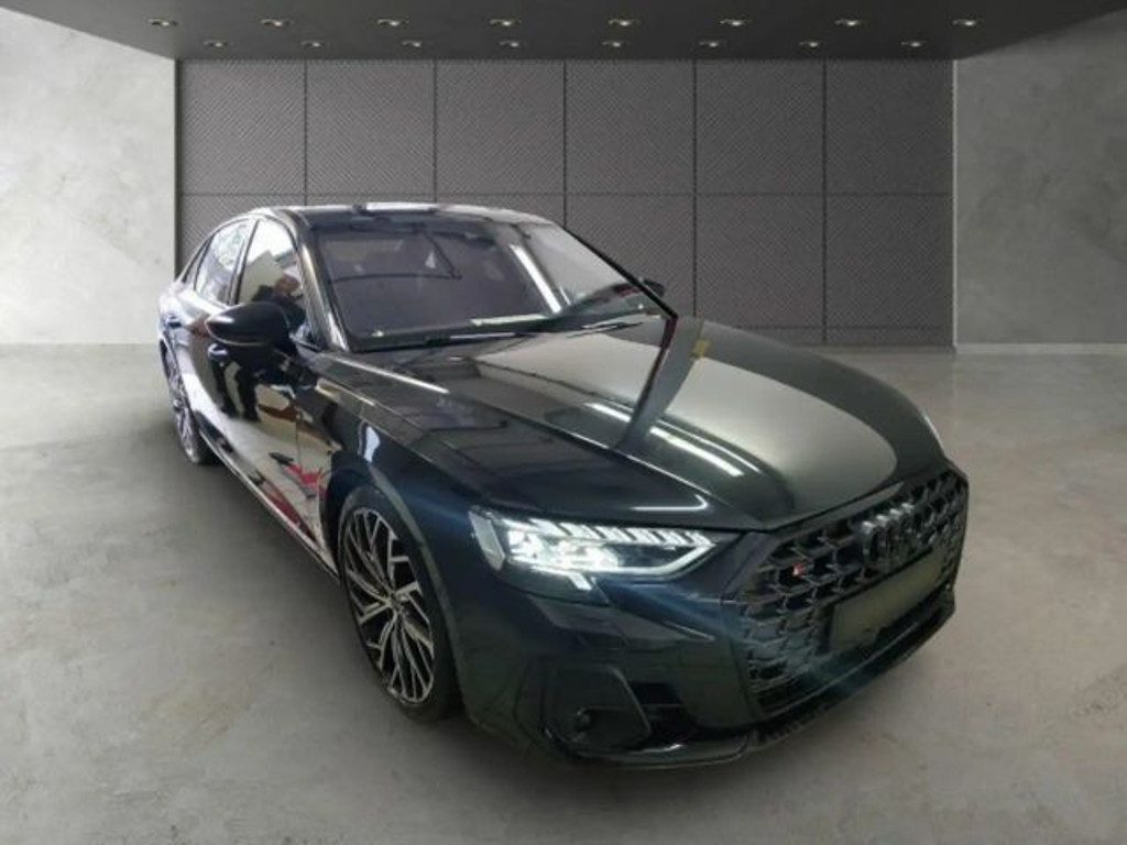 Audi S8