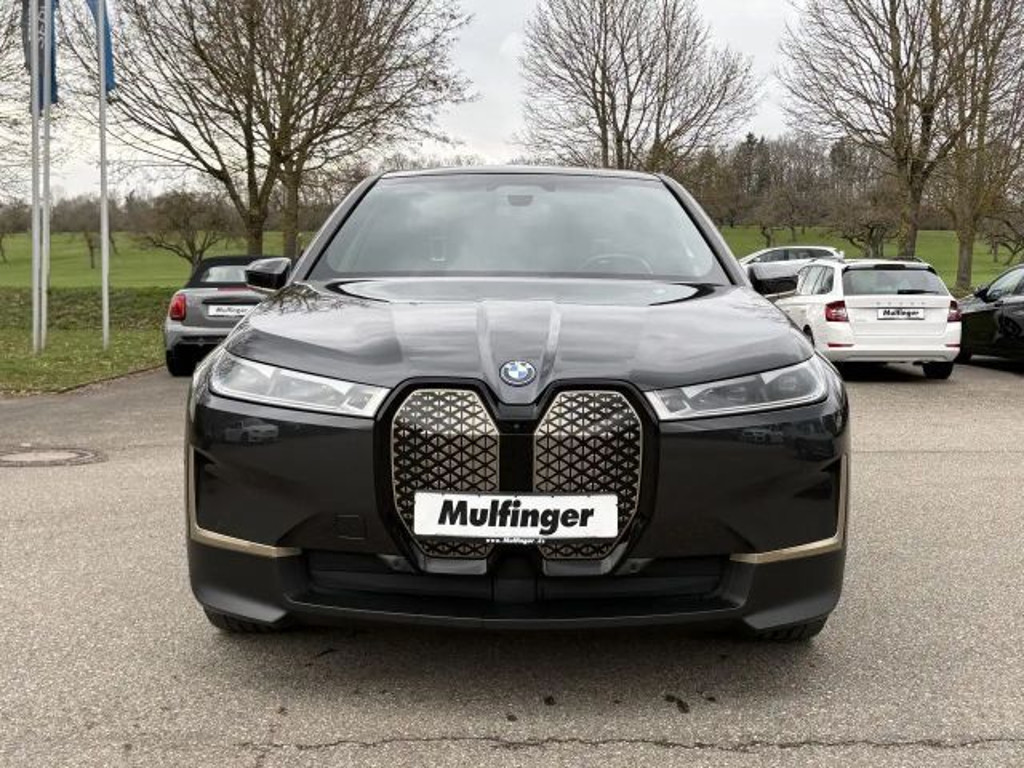 BMW iX