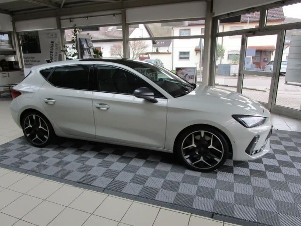 Cupra Leon 2025 Benzine