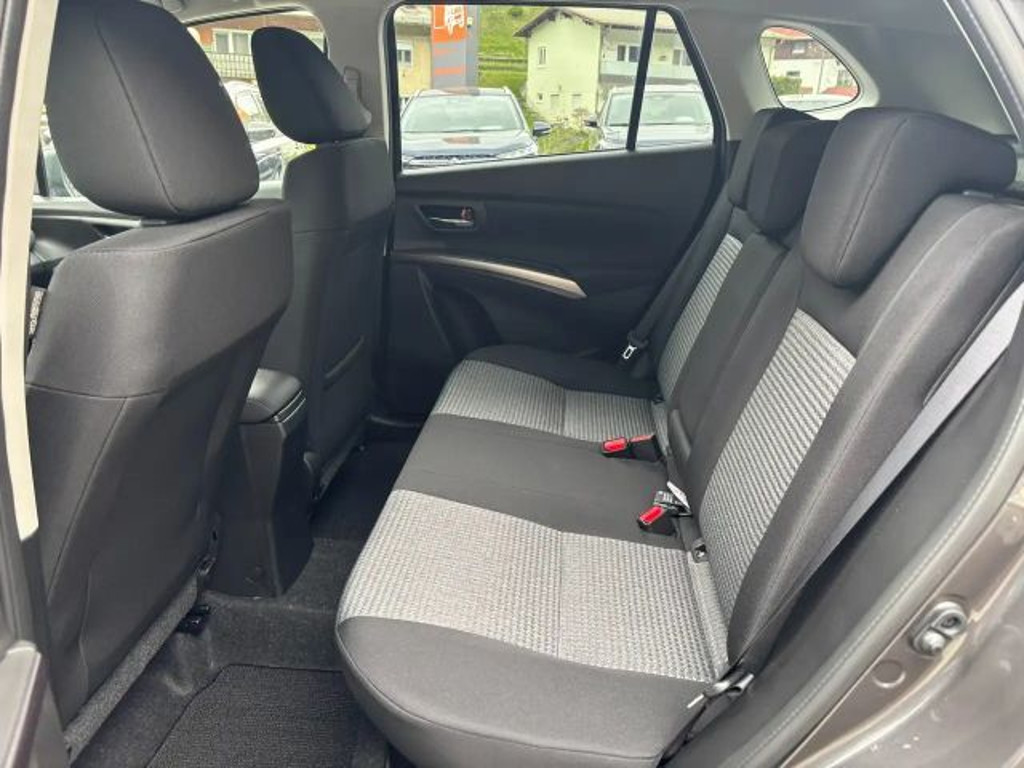 Suzuki S-Cross