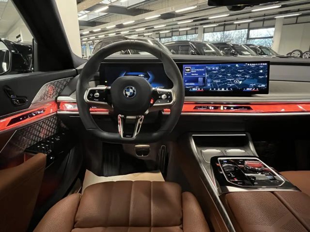 BMW i7