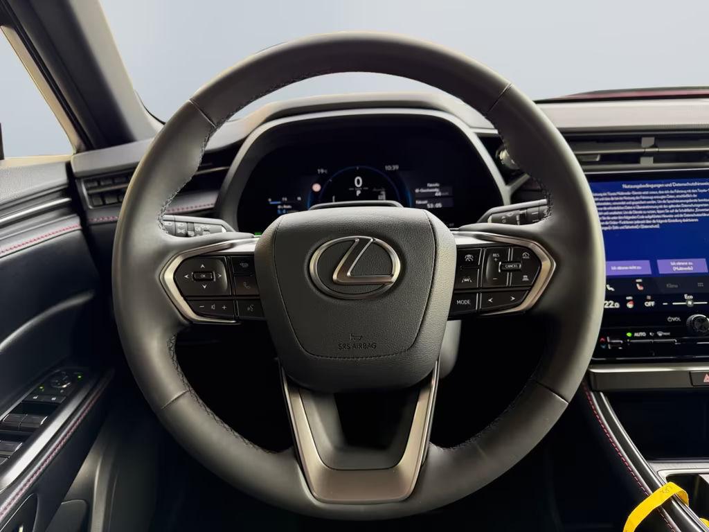 Lexus LBX