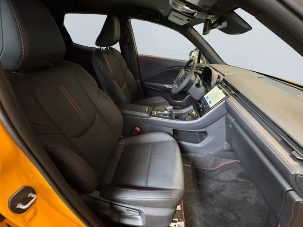 Lexus LBX