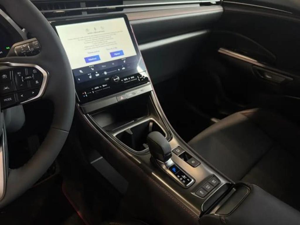 Lexus LBX
