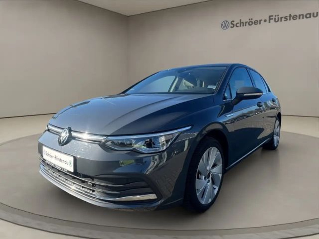 Volkswagen Golf 2023 Benzine