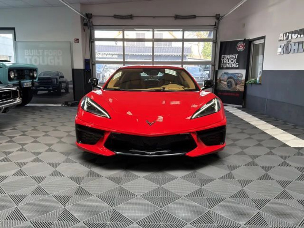 Corvette C8