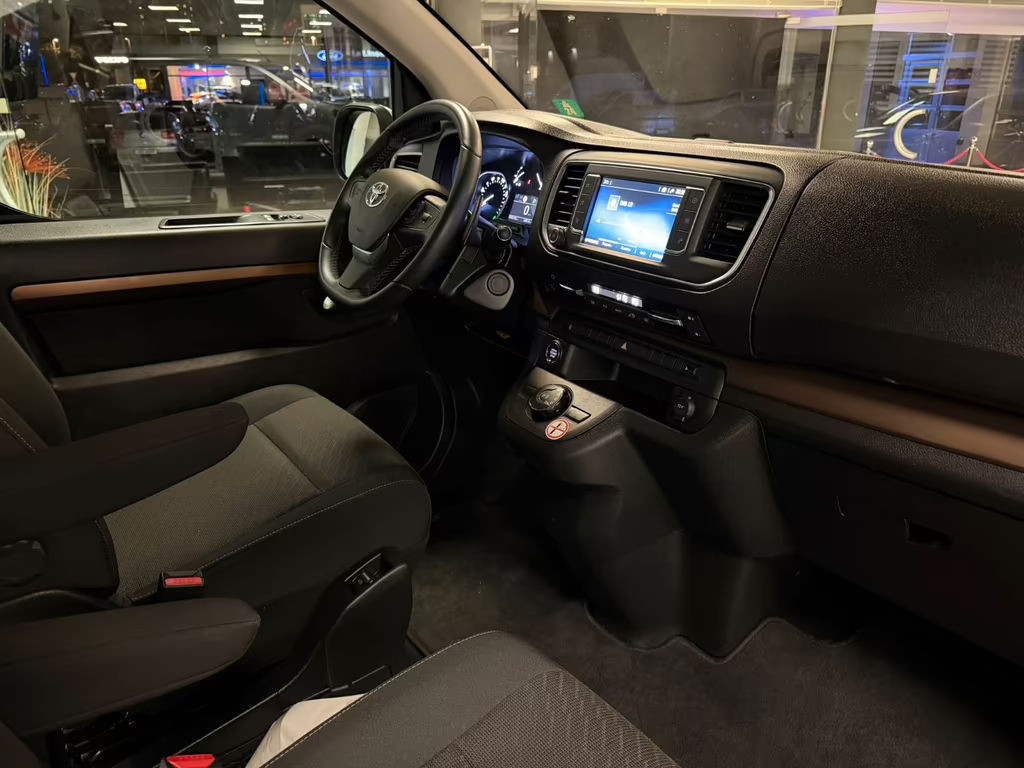 Toyota Proace (Verso)