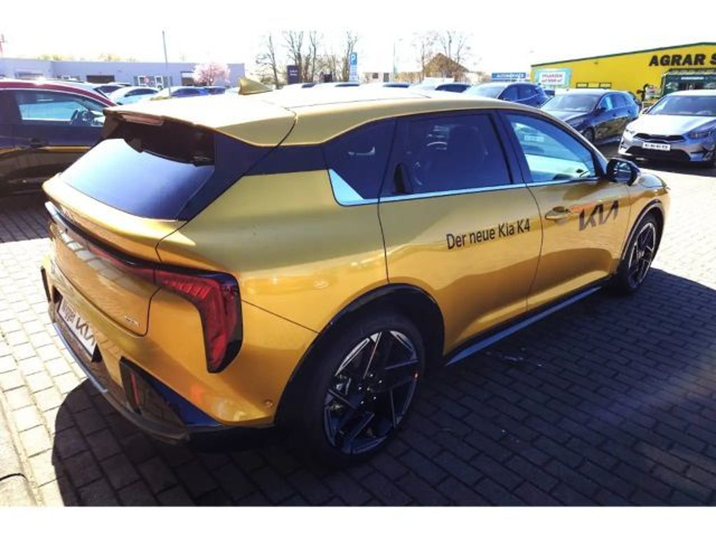 Kia K4
