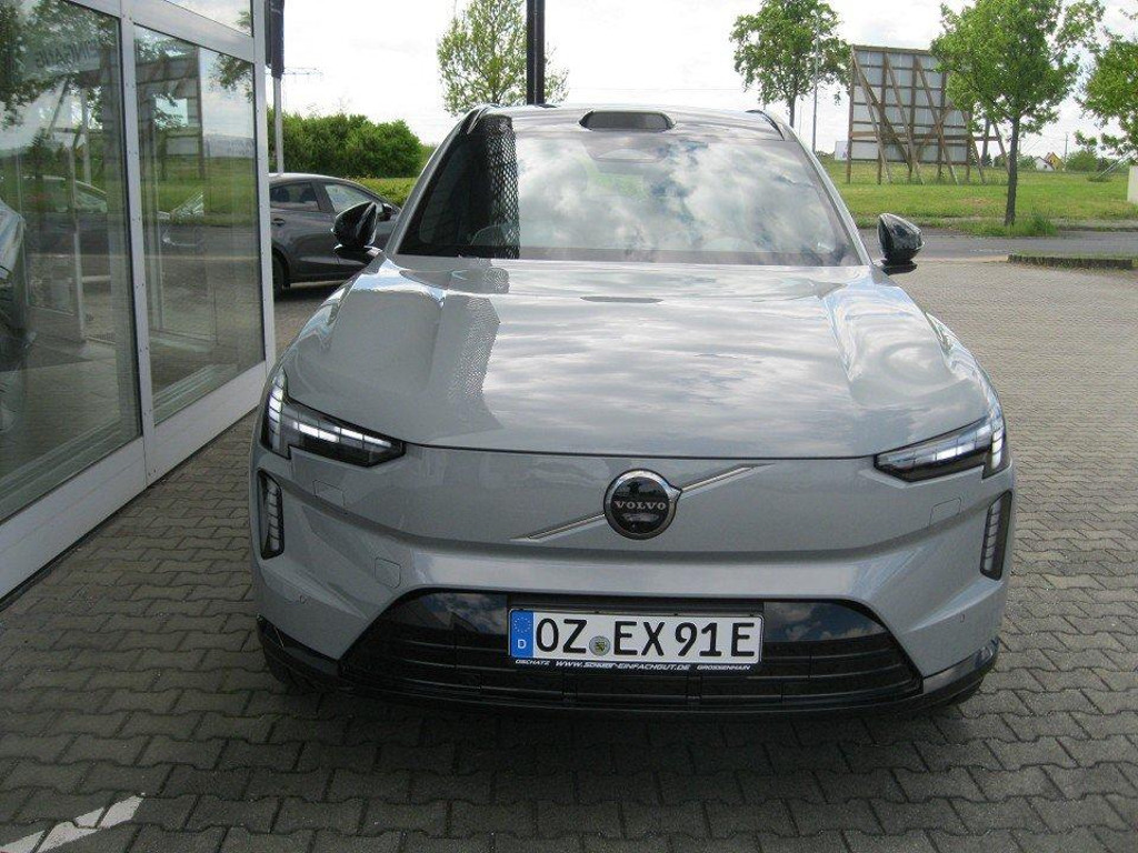 Volvo EX90