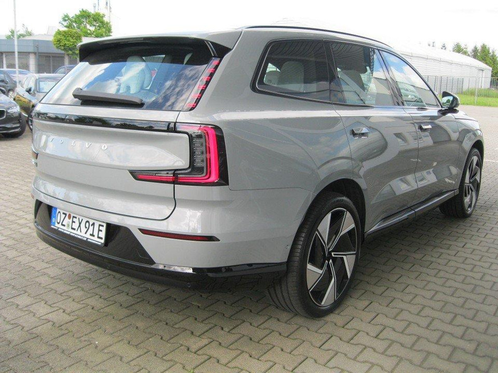 Volvo EX90