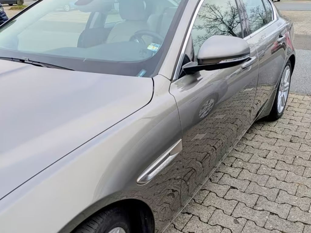 Jaguar XE 2021 Benzine