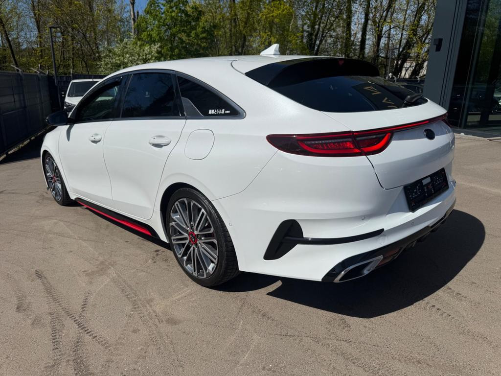 Kia ProCeed
