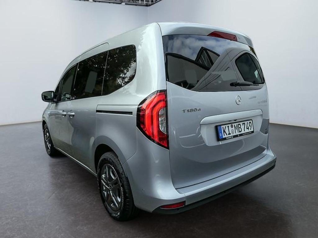 Mercedes-Benz T 180