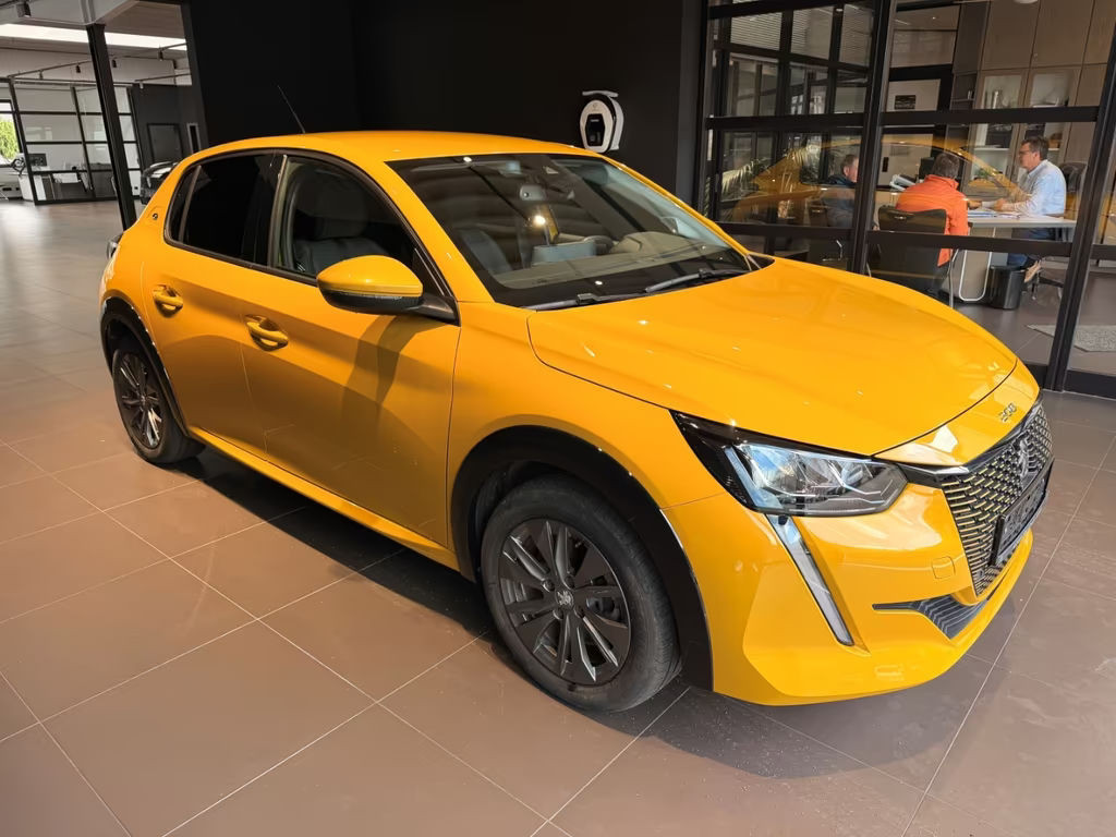 Peugeot e-208