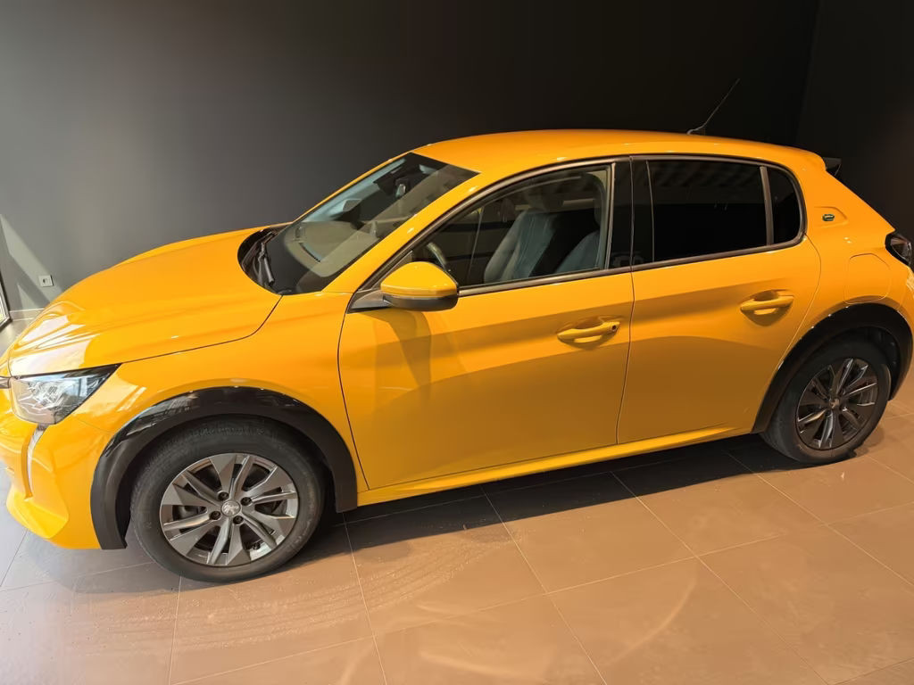 Peugeot e-208