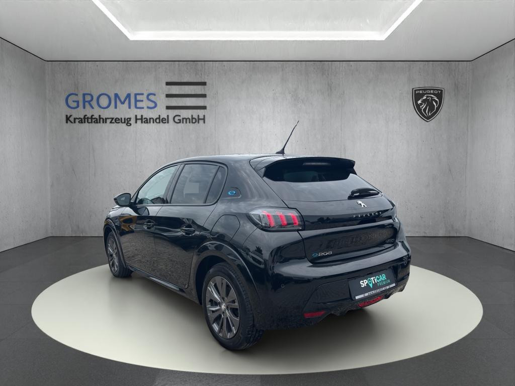Peugeot e-208