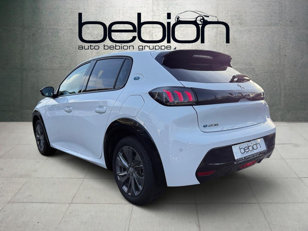 Peugeot e-208