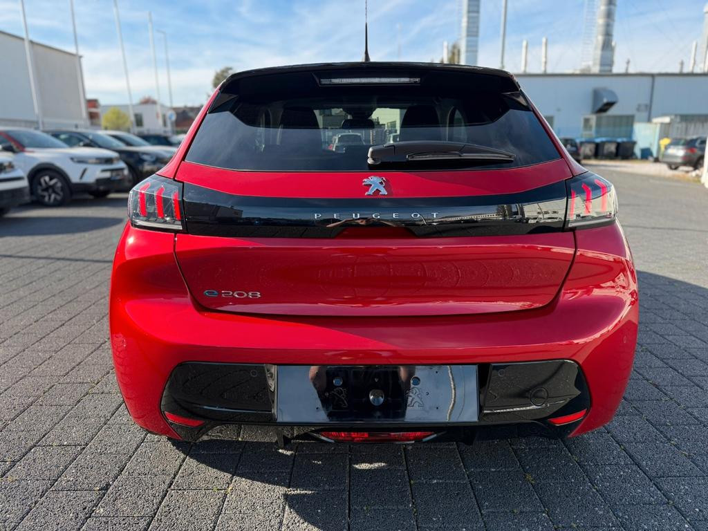 Peugeot e-208