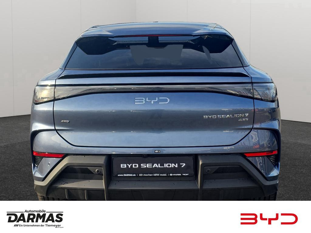 BYD Sealion 7
