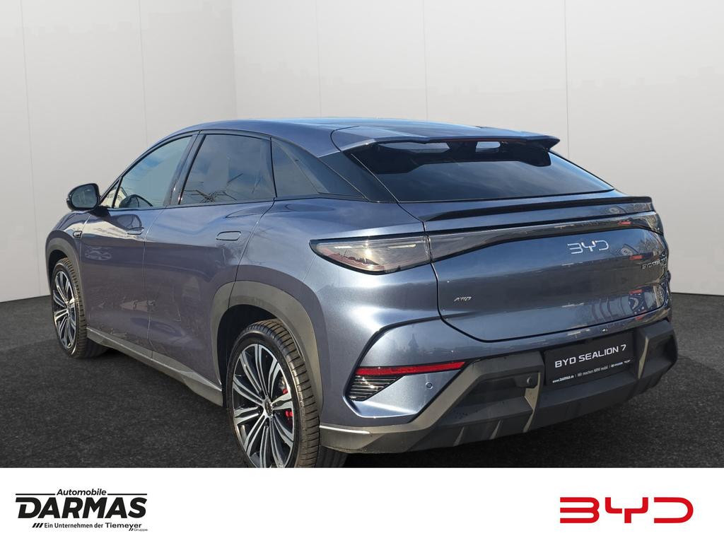 BYD Sealion 7