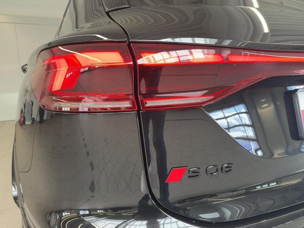Audi SQ6 e-tron