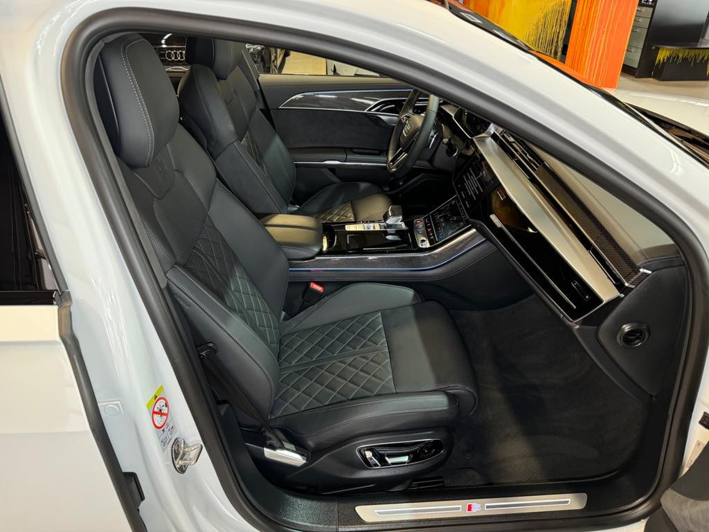 Audi S8