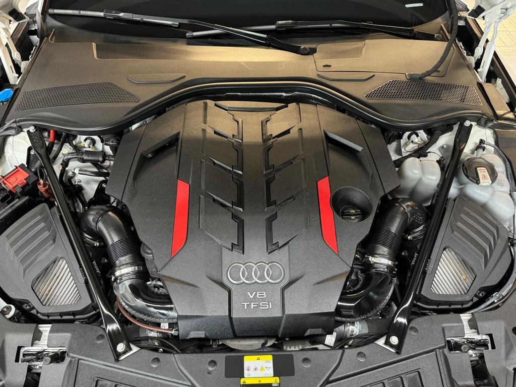 Audi S8
