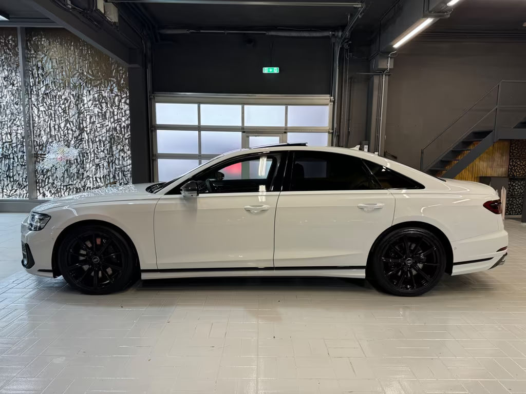 Audi S8