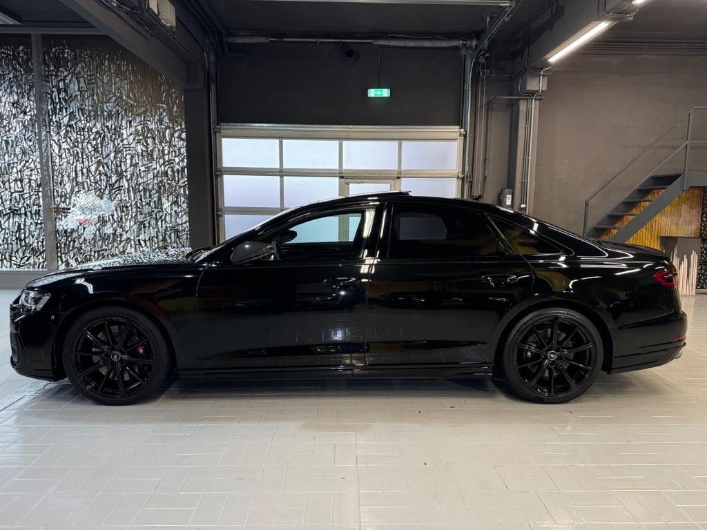 Audi S8