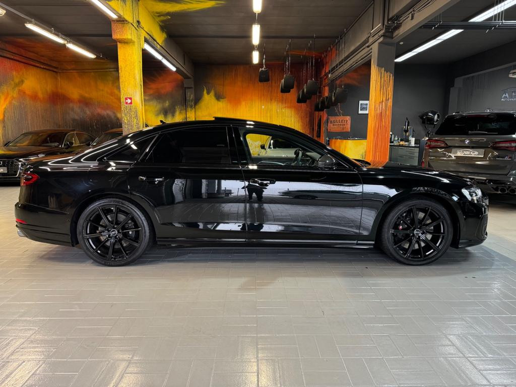 Audi S8