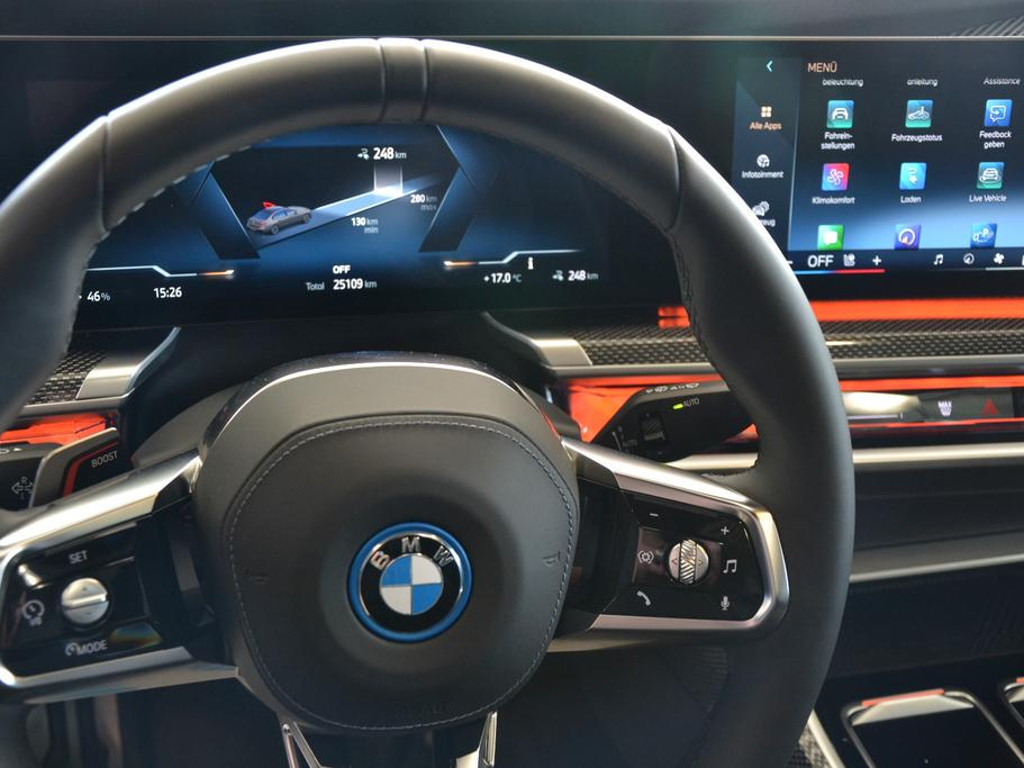 BMW i7