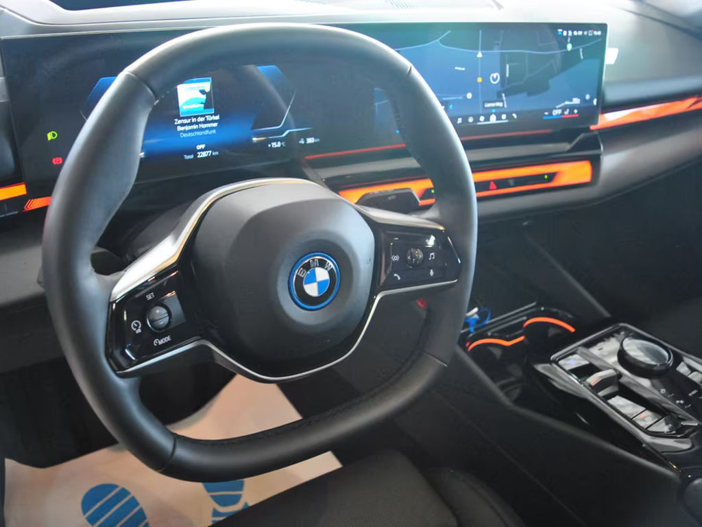 BMW i5