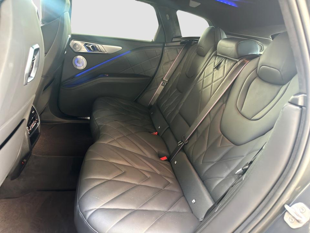 BMW XM