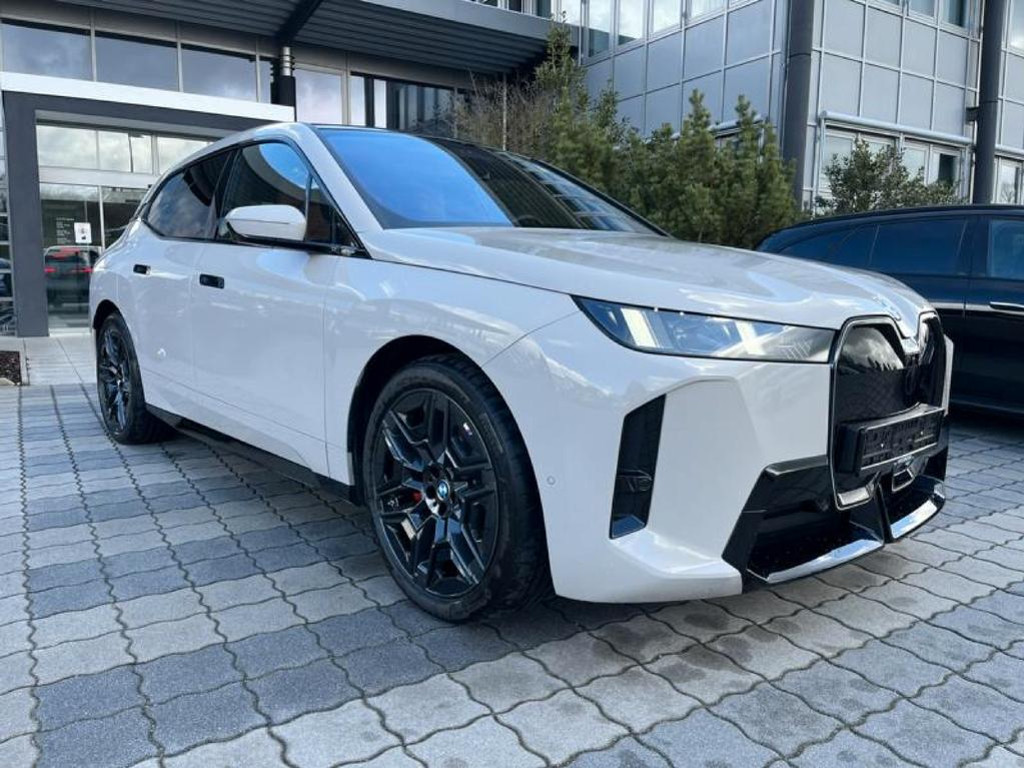 BMW iX