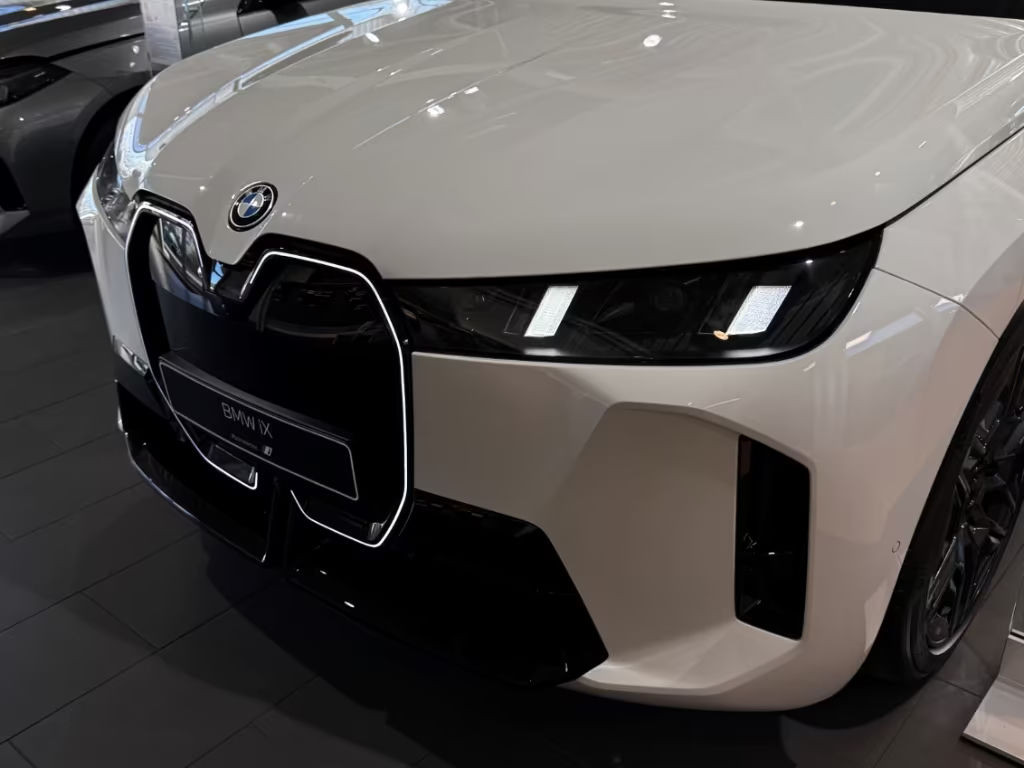 BMW iX