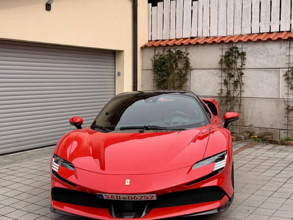 Ferrari SF90