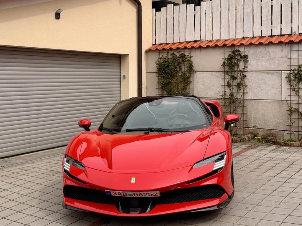 Ferrari SF90