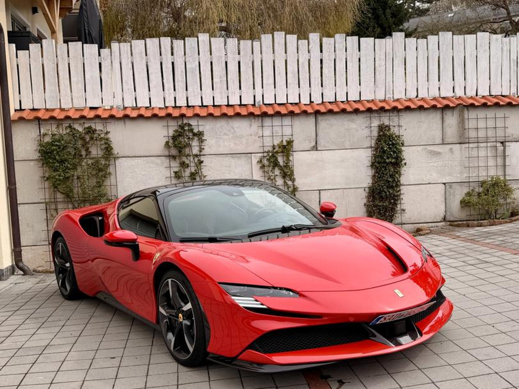 Ferrari SF90