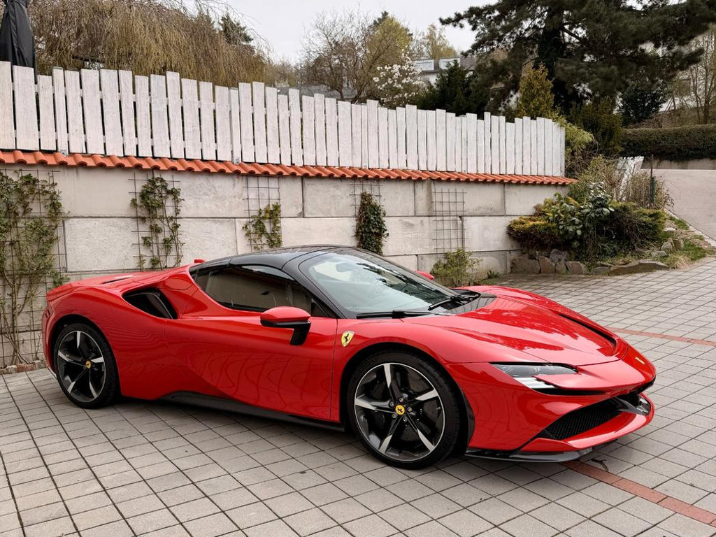 Ferrari SF90