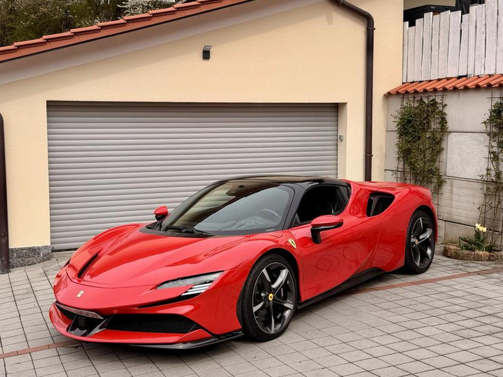 Ferrari SF90
