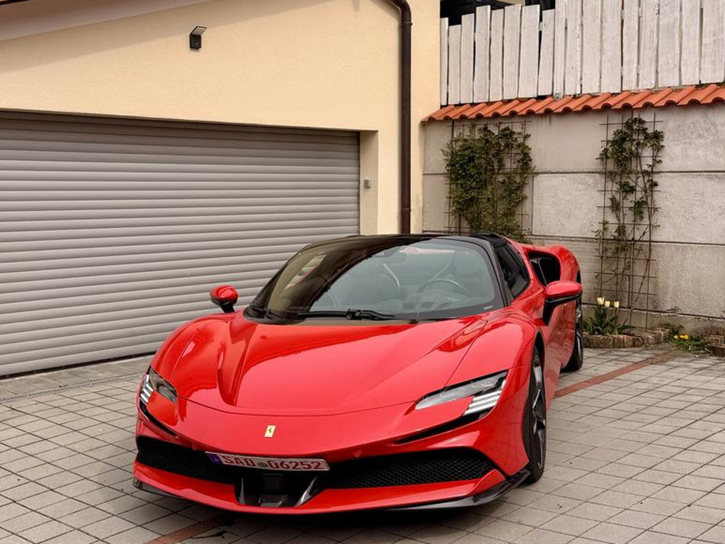 Ferrari SF90