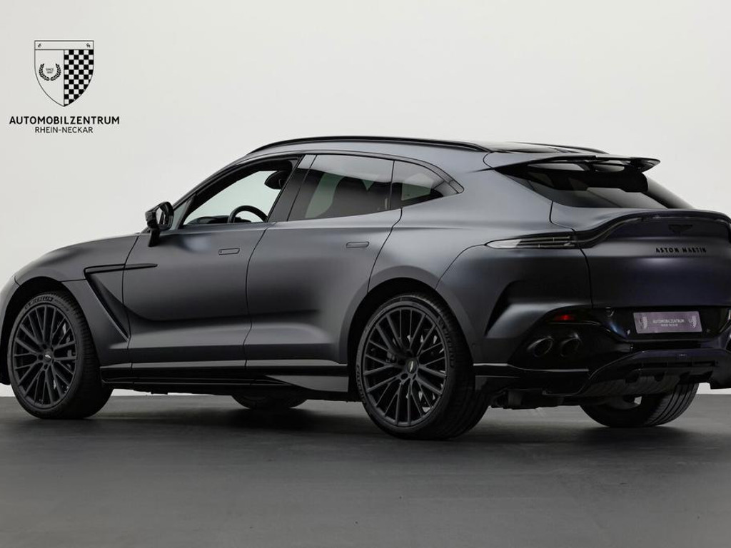 Aston Martin DBX