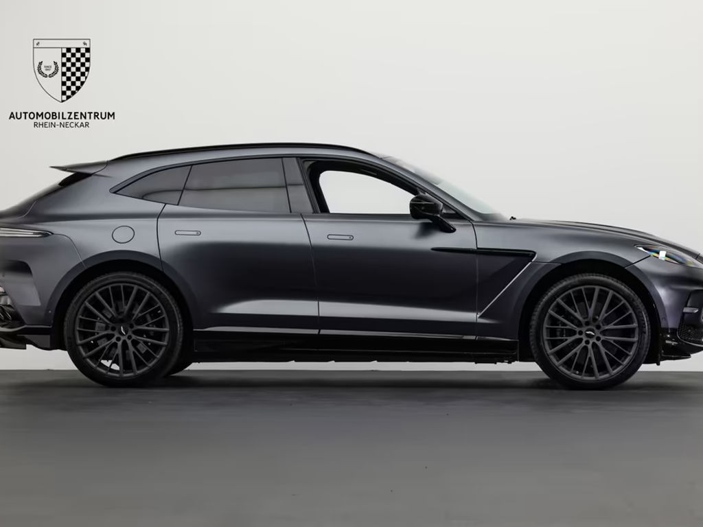 Aston Martin DBX