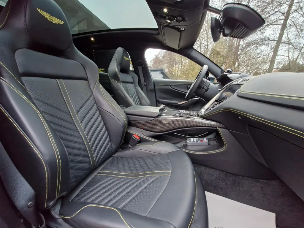 Aston Martin DBX