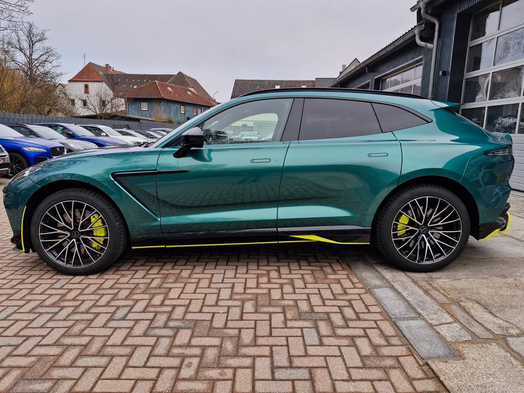 Aston Martin DBX