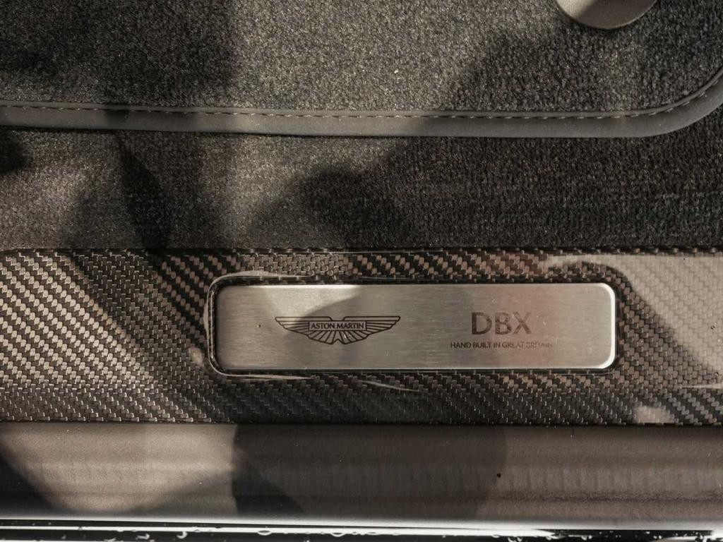 Aston Martin DBX
