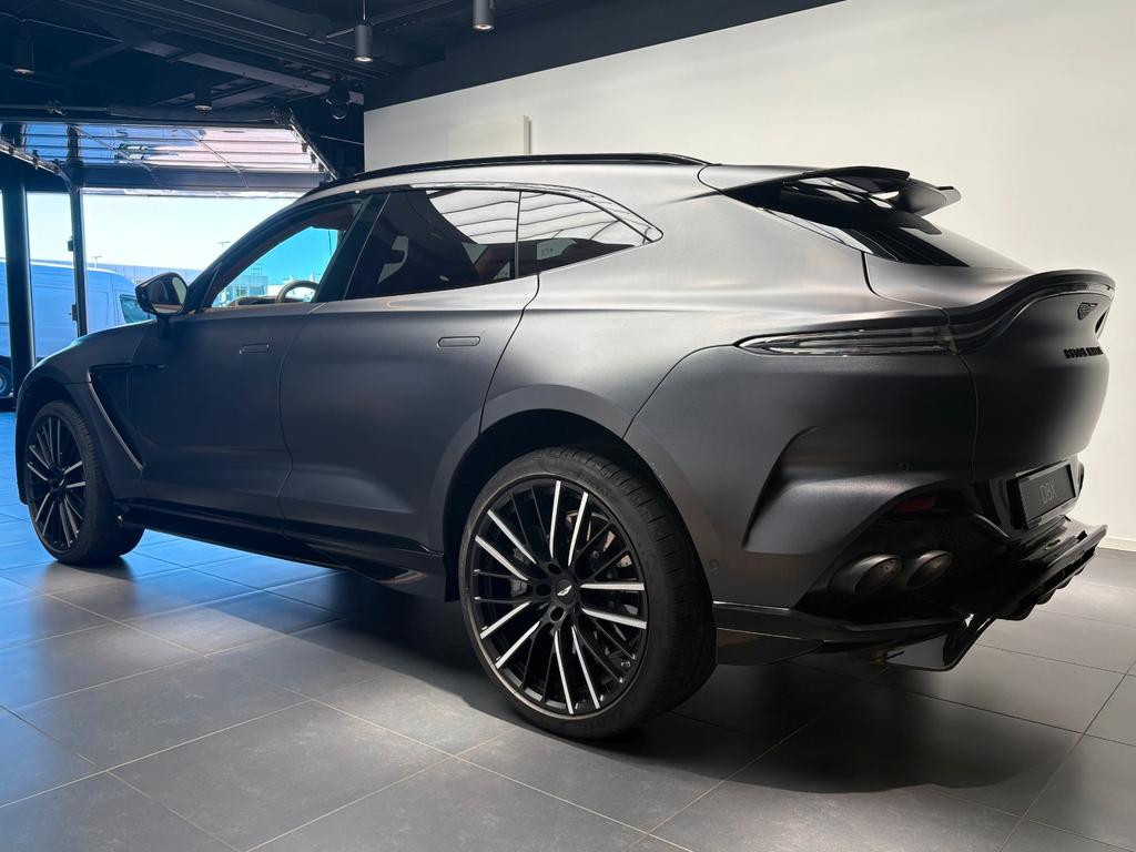 Aston Martin DBX